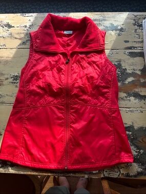Columbia Bright Red Quilted Women's Vest